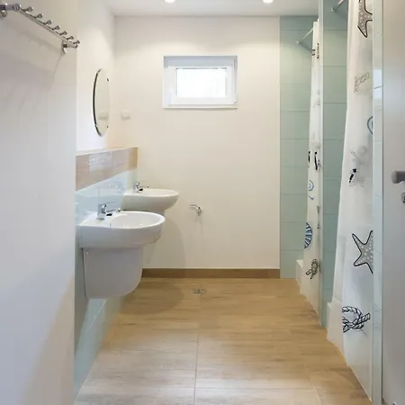 Chata Domki Letniskowe Azs Hotel Galion *