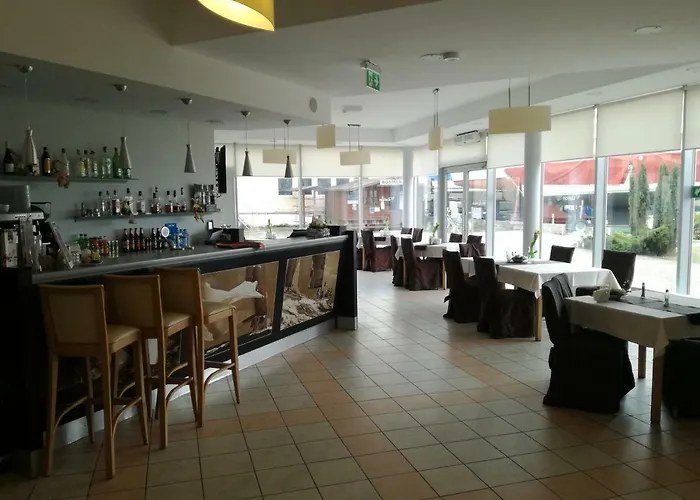 Domki Letniskowe Azs Hotel Galion אכסניה